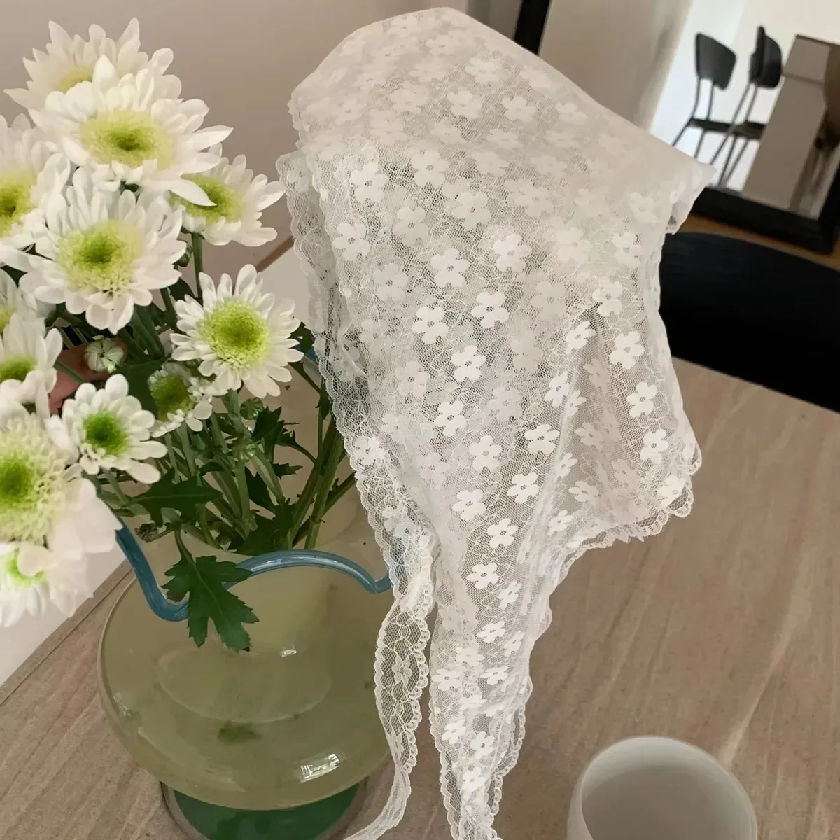 وشاح مثلث أبيض رقيق ومسامي بنم - مراجعة Photography Triangle وسعره